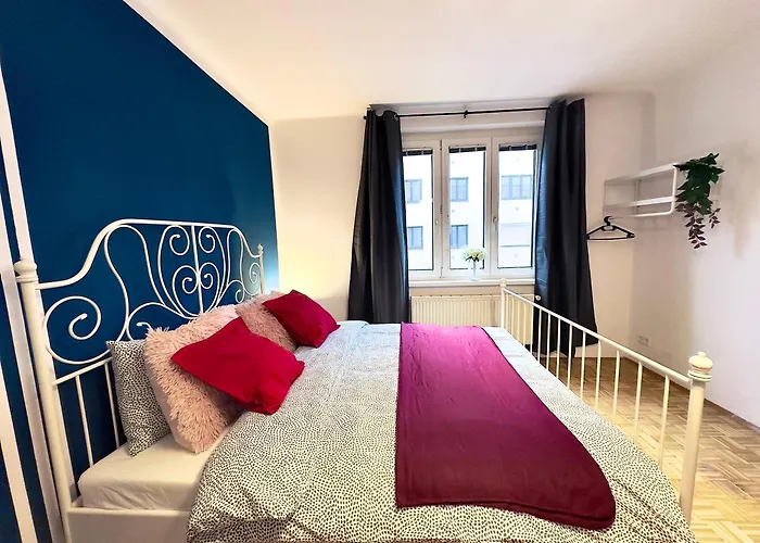 Appartement 3 Bedroom Near Train Station