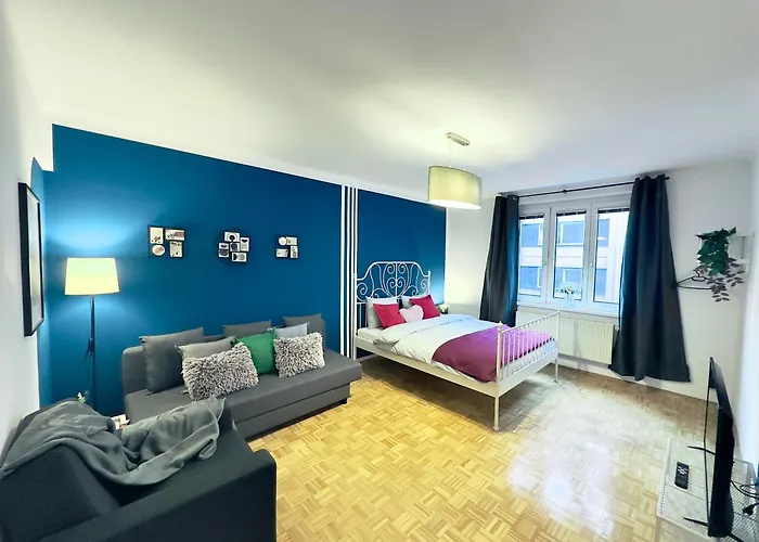 3 Bedroom Near Train Station *