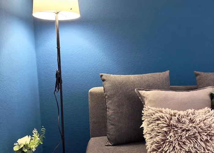 3 Bedroom Near Train Station Appartement