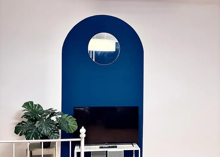 3 Bedroom Near Train Station *